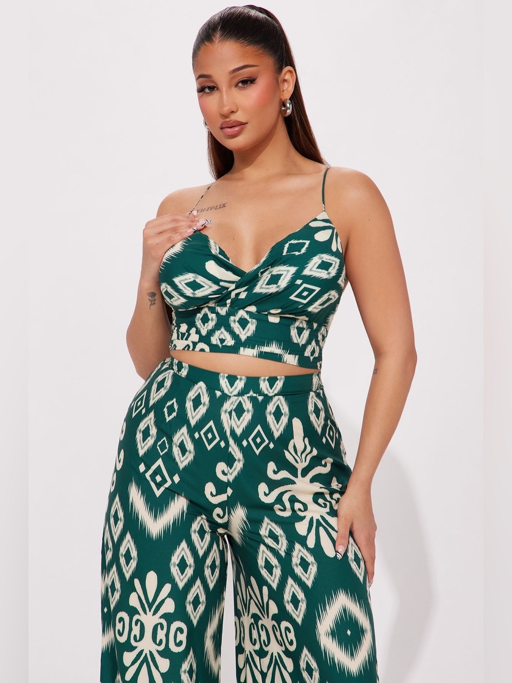 Fashion Nova Teal & Cream Printed Wide-Leg 2 piece pants set Small - Picture 2 of 3